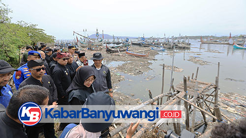 https://kabarbanyuwangi.co.id/asset/foto_berita/15_ton_sampah.jpg