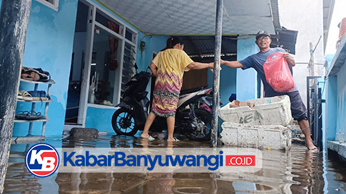 Komunitas Petambak Udang Banyuwangi Bagikan 500 Nasi Bungkus untuk Korban Banjir