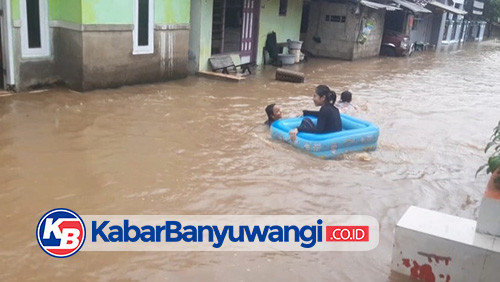 Banjir Terjang Ratusan Rumah Warga Banyuwangi, Pemkab Kerahkan Alat Berat Dirikan Posko dan Dapur Umum