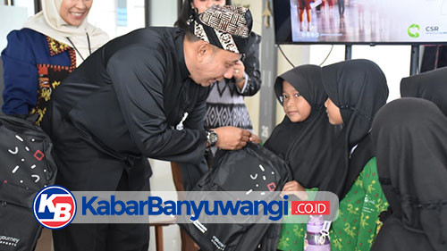 Siswa di Banyuwangi Dapat Edukasi Keselamatan Penerbangan dan Bantuan Perlengkapan Sekolah