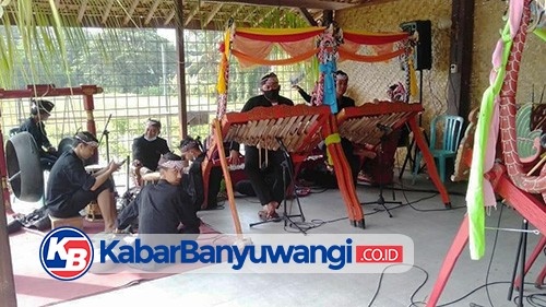 Membangkitkan Semangat dan Gairah Seniman Angklung Caruk Lama