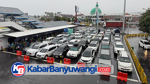 https://kabarbanyuwangi.co.id/asset/foto_berita/Antrean_tahun_baru_1.jpg