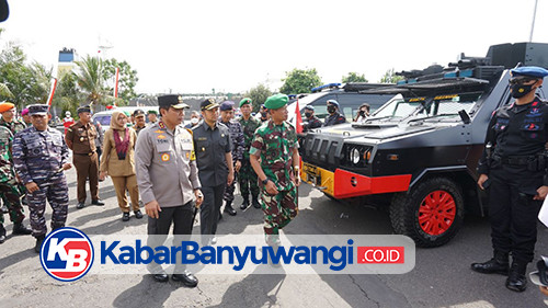 Jelang KTT G20, Pangdam V Brawijaya dan Kapolda Jatim Gelar Apel Pasukan di Banyuwangi