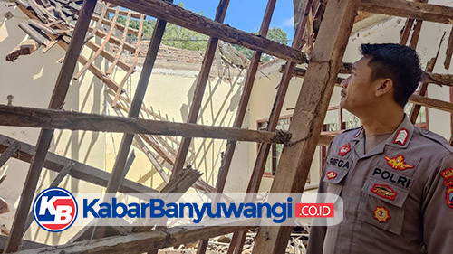 Tak Mendapatkan Perhatian dari Dinas Terkait, Atap Kantor SDN di Banyuwangi Akhirnya Ambruk