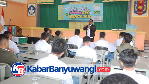 Saat Ketua DPRD dan Dandim Jadi Guru Dadakan di Banyuwangi Ayo Mengajar 2022