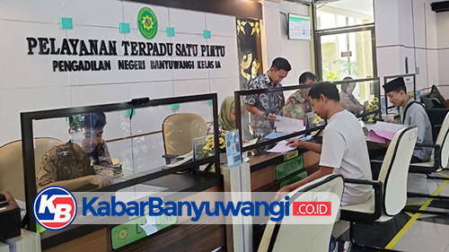 Bacaleg Serbu Kantor Pengadilan Negeri Banyuwangi Urus Suket Bebas Pidana