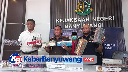 https://kabarbanyuwangi.co.id/asset/foto_berita/Bea_cukai_dan_kejaksaan.jpg