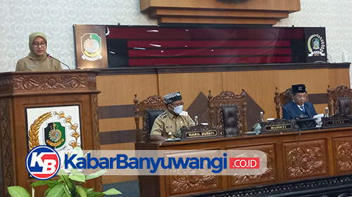 Bupati Ipuk Sampaikan Nota Keuangan Raperda Perubahan APBD 2022