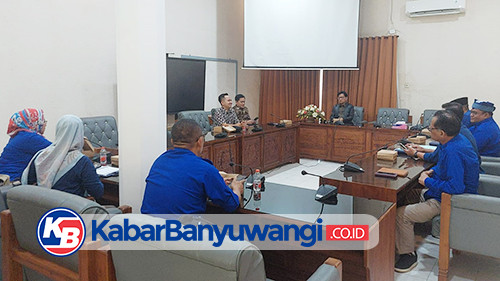 https://kabarbanyuwangi.co.id/asset/foto_berita/DPRD_raker_bersama_Pudam.jpg