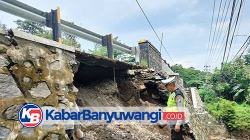 https://kabarbanyuwangi.co.id/asset/foto_berita/Dinding_jembatan_ambrol.jpg