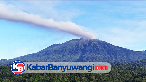 https://kabarbanyuwangi.co.id/asset/foto_berita/G_Raung_erupsi.jpg