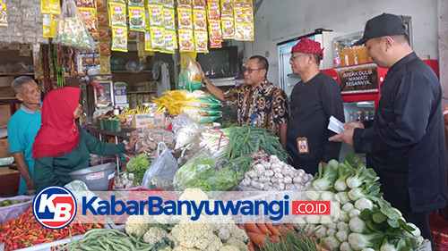 Harga Beras Melambung, Bulog dan Asisten Perekonomian Banyuwangi Gerebek Pasar