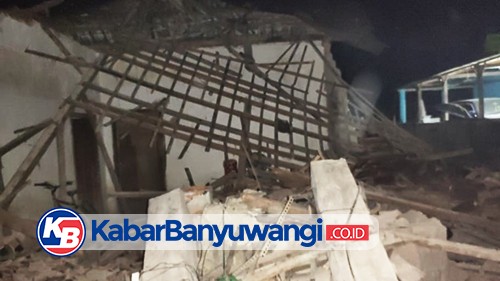 Dampak Guncangan Gempa Blitar, Satu Rumah Warga Kalibaru Ambruk 