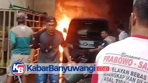 Gegara Percikan Api Las Menyambar Tabung Gas yang Bacor, Mobil Pikap Terbakar