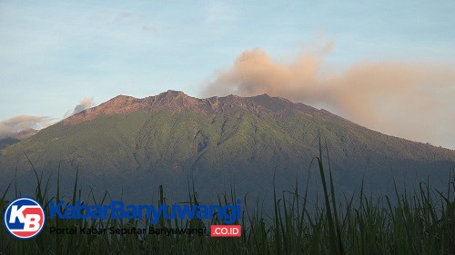 Status Waspada, Gunung Api Raung Keluarkan Asap Abu Vulkanik Setinggi 500 Meter