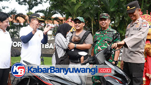 https://kabarbanyuwangi.co.id/asset/foto_berita/Hadiah_motor.jpg