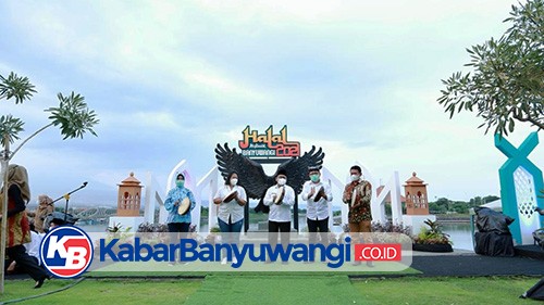 Produk Halal Disajikan di Pantai Marina Boom, Ada Kajian Agama yang Toleran