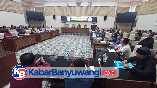 https://kabarbanyuwangi.co.id/asset/foto_berita/Hearing_korban_KMP_Tunu.jpg