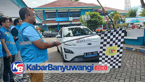 Touring Jakarta-Bali, Rombongan Mobil Listrik Melintas dan Singgah di Banyuwangi