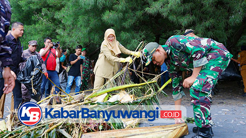 https://kabarbanyuwangi.co.id/asset/foto_berita/Ipuk_bersihak_sampah_di_GWD.jpg