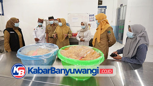 Cek SPPG, Bupati Banyuwangi Ipuk Fiestiandani Ingatkan SOP dan Higienitas Makanan MBG