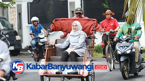 https://kabarbanyuwangi.co.id/asset/foto_berita/Ipuk_naik_becak_listrik.jpg