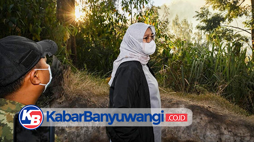 https://kabarbanyuwangi.co.id/asset/foto_berita/Ipuk_pantau_kebakaran_Kawah_Ijen.jpg