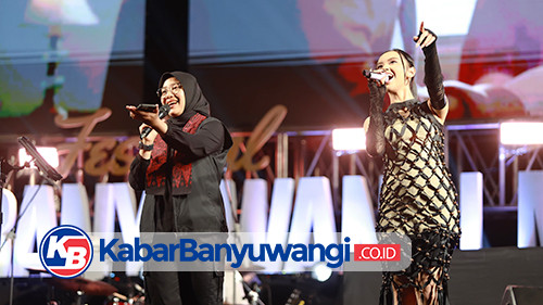 Dimeriahkan Lyodra dan NDX AKA, Ribuan Orang Larut dalam Festival Musik Tepi Pantai Banyuwangi