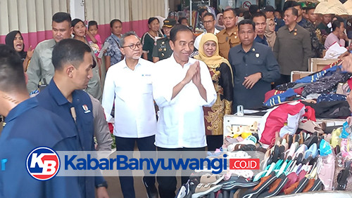 Jokowi Cek Harga Bahan Pokok dan Sapa Warga Penerima BLT El Nino di Pasar Rogojampi