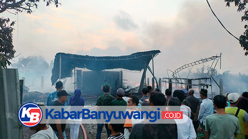 https://kabarbanyuwangi.co.id/asset/foto_berita/Kandang_ayam_Glagahagung_terbakar.jpg