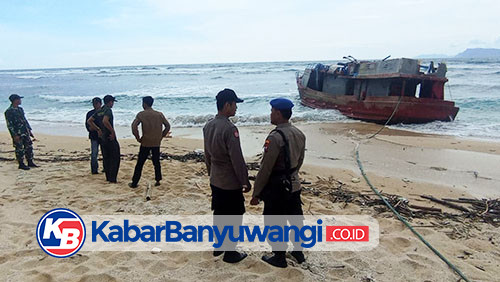 Kapal Terdampar Tanpa Awak di Pantai Parang Ireng Alas Purwo Teridentifikasi
