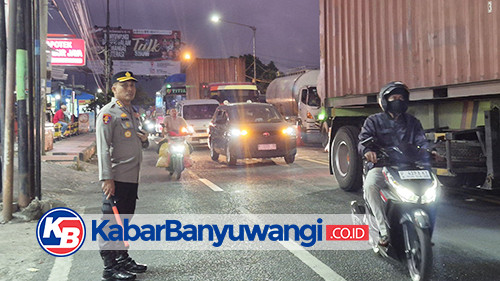 https://kabarbanyuwangi.co.id/asset/foto_berita/Kapolresta_ikut_atur_lalu_lintas.jpg