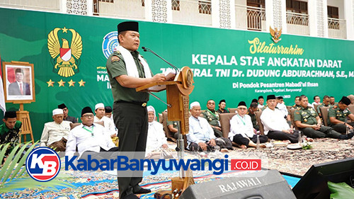 Kunjungi Banyuwangi, KSAD Dudung Motivasi Ribuan Santri Pesantren Mabadiul Ihsan