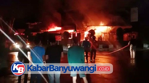 Warunk Loji Terbakar Hebat, Penjaga Malam: Terdengar Suara Ledakan Dari Dapur