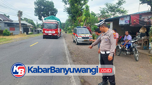 Perempuan Lansia di Banyuwangi Tertabrak Mobil Pikap saat Menyeberang Jalan