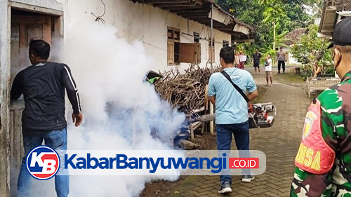 Putus Penyeberan DBD, Pemdes Parijatah Kulon Lakukan Fogging di Area Terjangkit