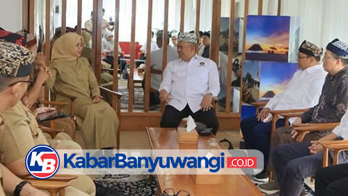 https://kabarbanyuwangi.co.id/asset/foto_berita/Kemenko_bertemu_Ipuk.jpg