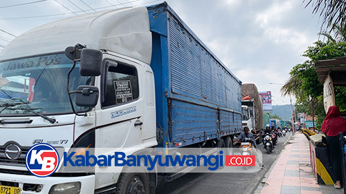 Pelabuhan Ketapang Kembali Macet Parah, Ekor Antrean Kendaraan hingga Tengah Hutan Baluran