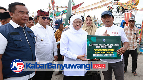 https://kabarbanyuwangi.co.id/asset/foto_berita/Khofifah_beri_bantuan_nelayan.jpg