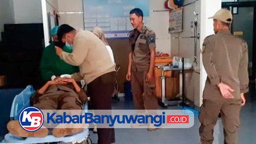 Apes, Anggota Satpol PP Banyuwangi Terluka Saat Amankan ODGJ Ngamuk