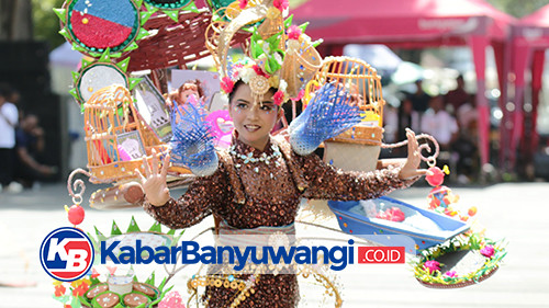 Melihat Megahnya "Ngelukat" di Presentasi Kostum Banyuwangi Ethno Carnival 2025
