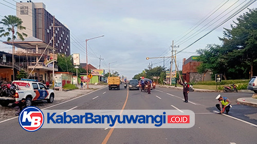 Nyebrang Jalan, Pemotor Supra Ditabrak Pemotor Lain