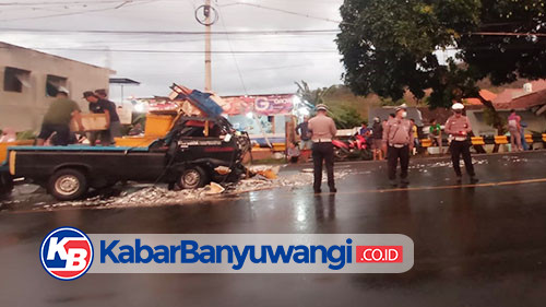 Truk Box Tabrak Pikap Bermuatan Ikan hingga Ringsek di Banyuwangi, Satu Orang Tewas