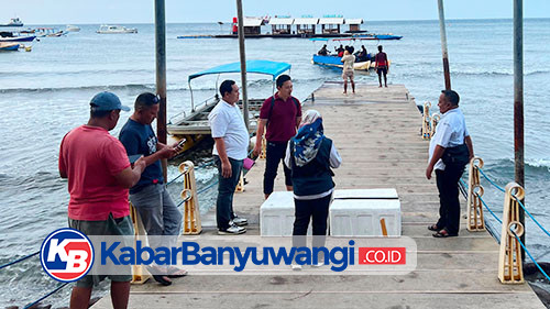 Satreskrim Polresta Banyuwangi Lepasliarkan 22 Ribu Lebih Benih Bening Lobster di Bangsring Underwater