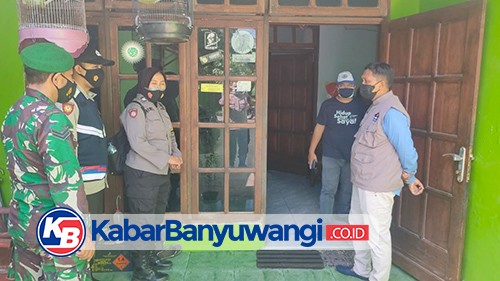 Polresta Banyuwangi dan 25 Polsek Jajaran Laksanakan Pemasangan Stiker Kontak Person Tracer
