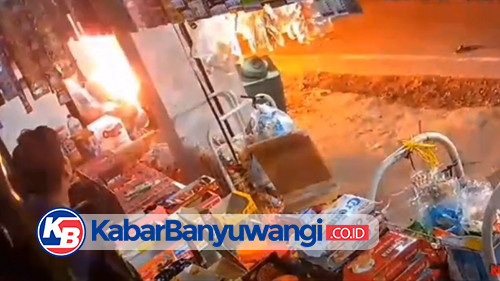 https://kabarbanyuwangi.co.id/asset/foto_berita/Minibus_tabrak_kios_bensin.jpg