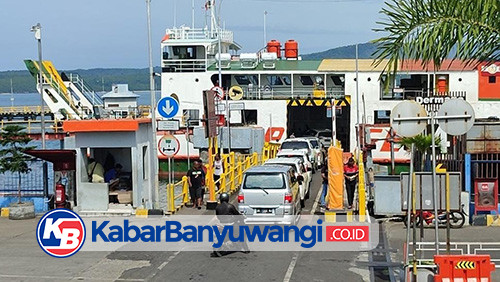 H-2 Nataru, Pelabuhan ASDP Ketapang Terpantau Lancar Tak Ada Peningkatan Kendaraan 