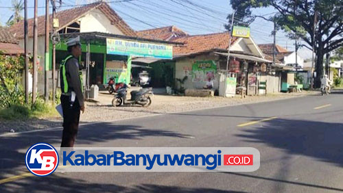Honda Beat Tabrak Vario di Depan Kantor Pos Wongsorejo, Dua Orang Luka-luka