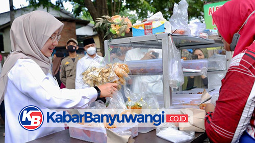 https://kabarbanyuwangi.co.id/asset/foto_berita/Pasar_takjil_21.jpg