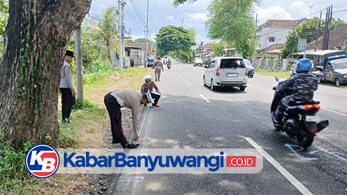 Pemotor Pelajar Tewas Usai Tabrak Pohon di Jalan Raya Banyuwangi-Jember
